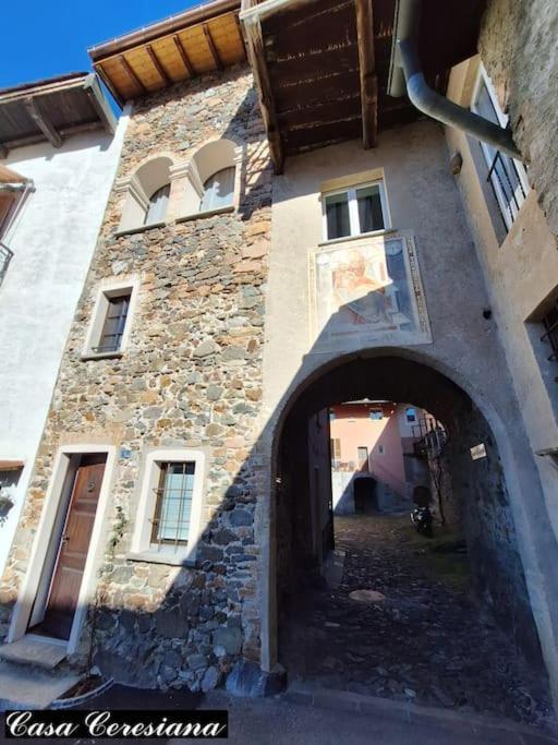 Antica Torre Del Castello Casa Ceresiana Carabietta Exterior foto