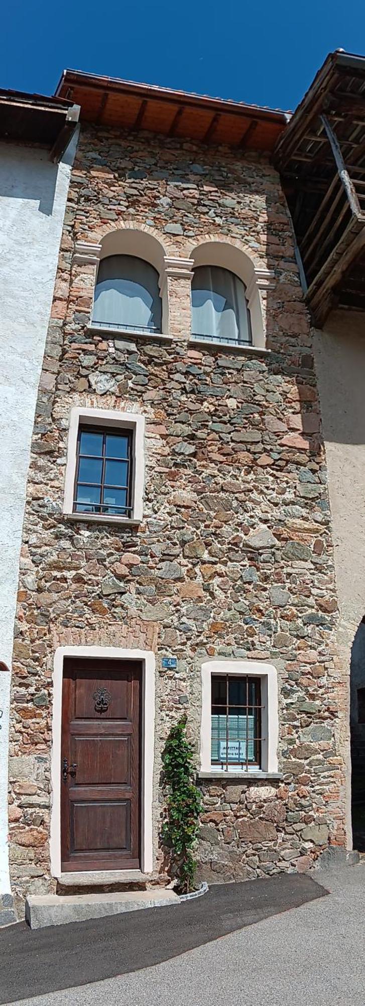 Antica Torre Del Castello Casa Ceresiana Carabietta Exterior foto